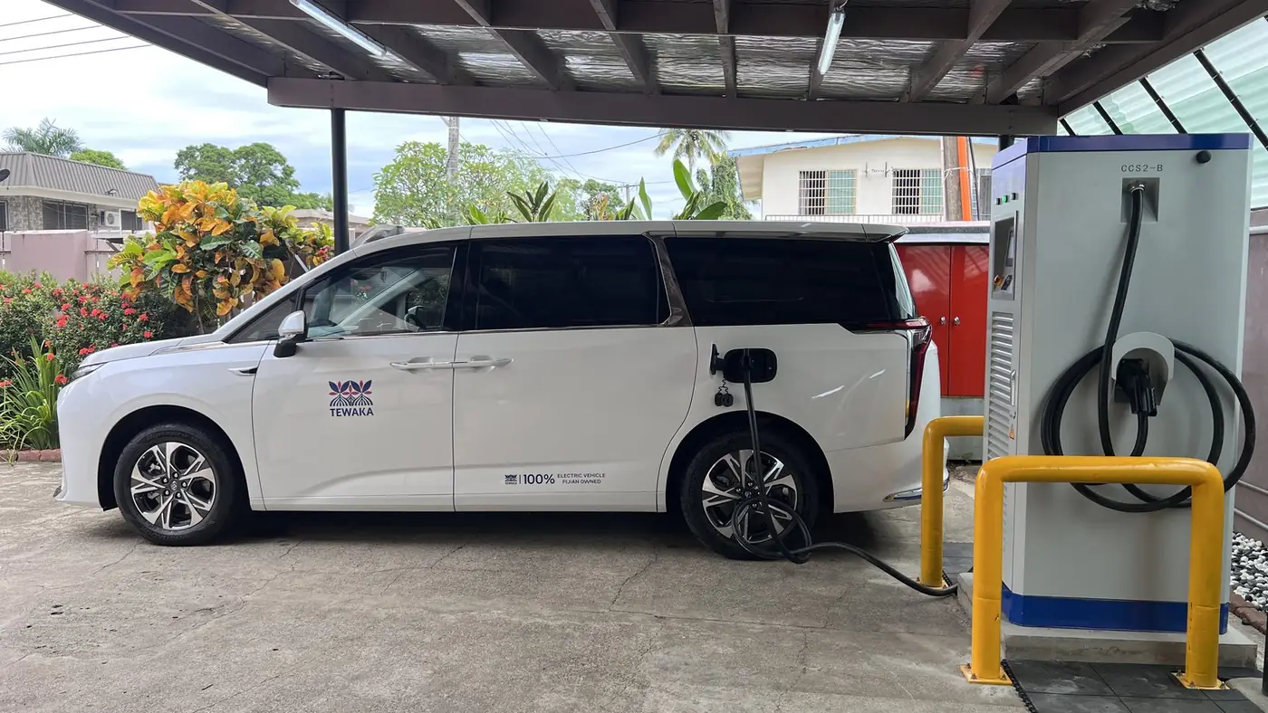 Tewaka Transfers EV fast charging by Solar Hub Fiji